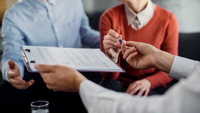 ¿Cómo se reparte una herencia? Así se dividen los Bienes y las Deudas